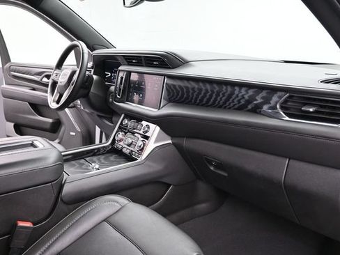 Used 2023 GMC Yukon Denali RWD image 35
