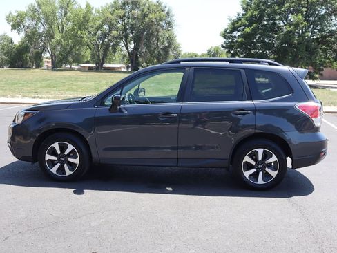 Used 2017 Subaru Forester 2.5i Limited AWD/4WD image 9