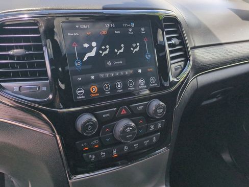 Used 2020 Jeep Grand Cherokee High Altitude image 16