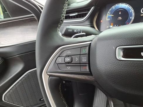 Used 2024 Jeep Grand Cherokee L Limited w/ Luxury Tech Group II image 18