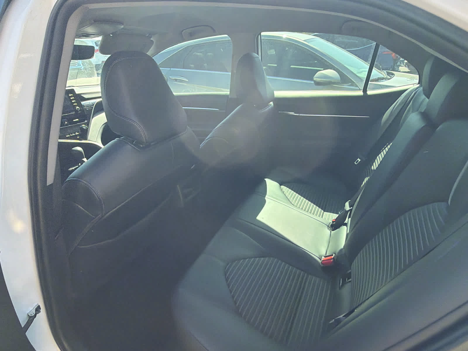 Used 2022 Toyota Camry SE FWD image 10