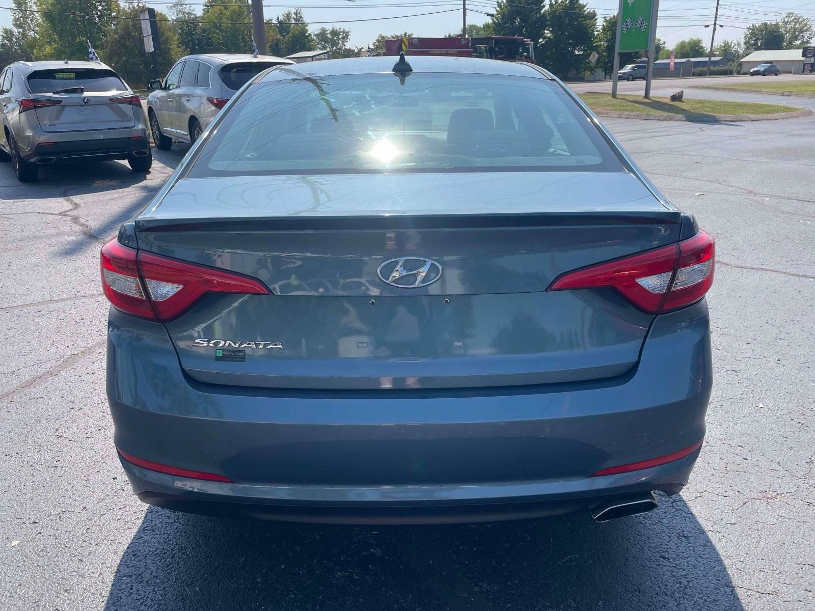 Used 2017 Hyundai Sonata SE FWD image 7