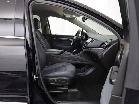 Used 2020 Buick Enclave Essence image 19