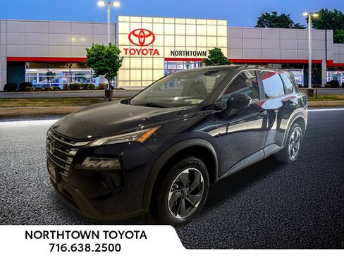 Used 2025 Nissan Rogue SV AWD/4WD image 1