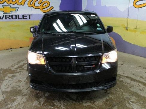 Used 2019 Dodge Grand Caravan SXT image 6