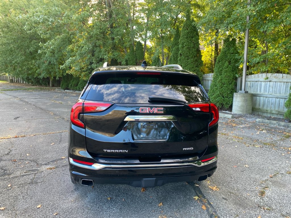 Used 2019 GMC Terrain Denali w/ Driver Alert Package II AWD/4WD image 4