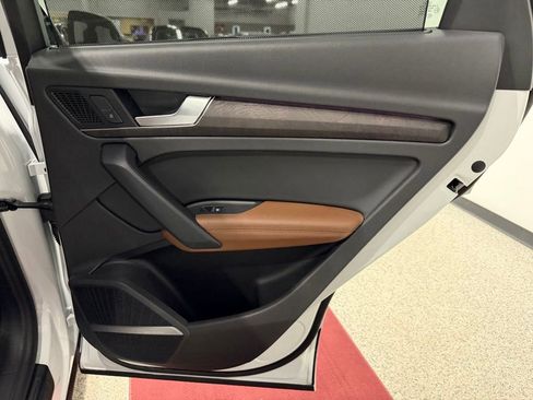 Used 2019 Audi Q5 Prestige w/ Prestige Package AWD/4WD image 32