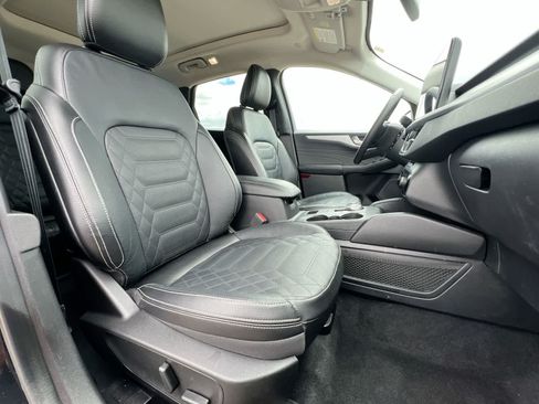 Used 2023 Ford Escape Platinum w/ Premium Technology Package AWD/4WD image 21