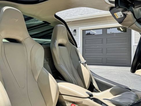 Used 2018 McLaren 720S Luxury RWD image 35