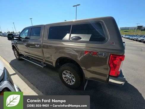 Used 2017 Ford F250 XLT w/ XLT Premium Package AWD/4WD image 14