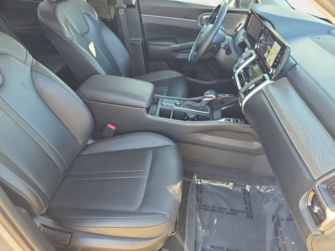 Used 2023 Kia Sorento S w/ Panoramic Sunroof Package AWD/4WD image 10