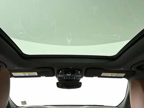 New 2025 Maserati Grecale GT image 21