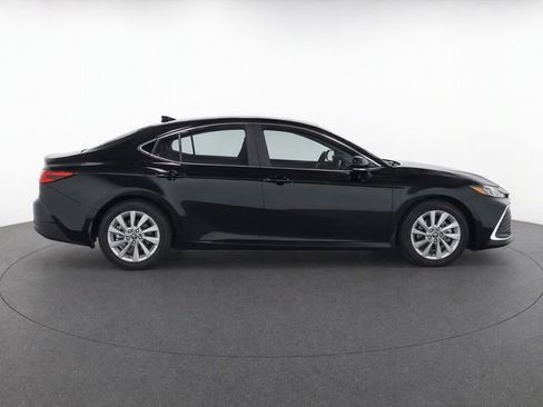 Used 2023 Toyota Camry LE FWD image 2