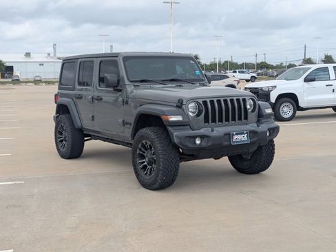 Used 2020 Jeep Wrangler Unlimited Sport image 3