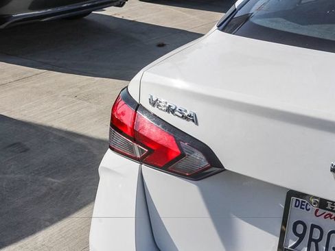 Used 2020 Nissan Versa S FWD image 8