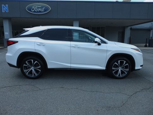 Used 2018 Lexus RX 350 FWD w/ Premium Package image 2