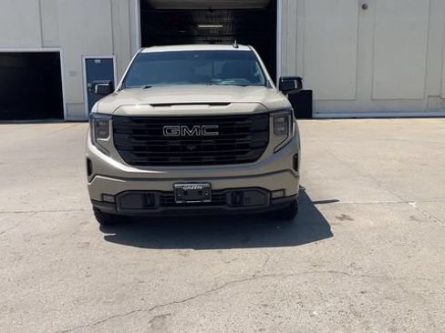 Used 2022 GMC Sierra 1500 Elevation w/ Elevation Premium Package AWD/4WD image 3