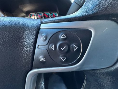 Used 2020 GMC Yukon SLE w/ SLE Value Package AWD/4WD image 17
