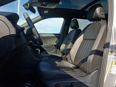 Certified 2022 Volkswagen Tiguan SE R-Line AWD/4WD image 13