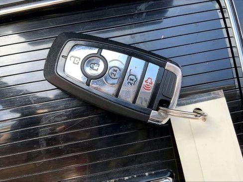 Used 2023 Lincoln Nautilus AWD w/ Premium Package image 34