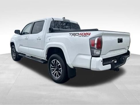 Used 2020 Toyota Tacoma TRD Sport w/ Technology Package AWD/4WD image 4