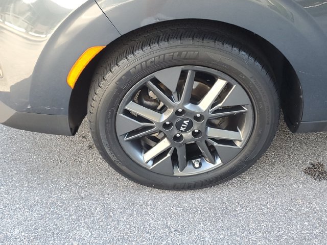 Used 2020 Kia Soul EX FWD image 11