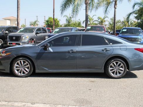 Used 2019 Toyota Avalon XLE image 5