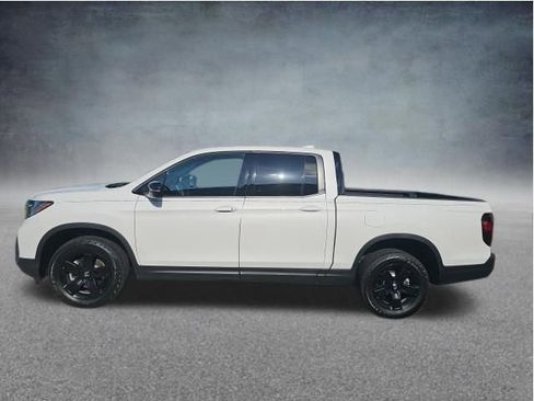 Used 2025 Honda Ridgeline Black Edition image 4