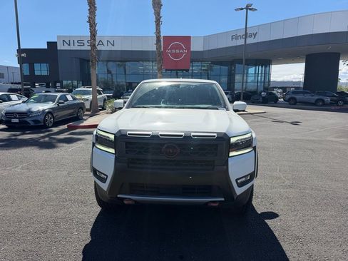 Used 2025 Nissan Frontier Pro-X w/ Pro Convenience Package image 2