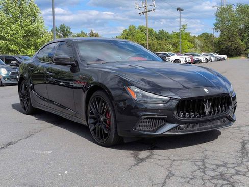Used 2022 Maserati Ghibli Trofeo RWD image 2