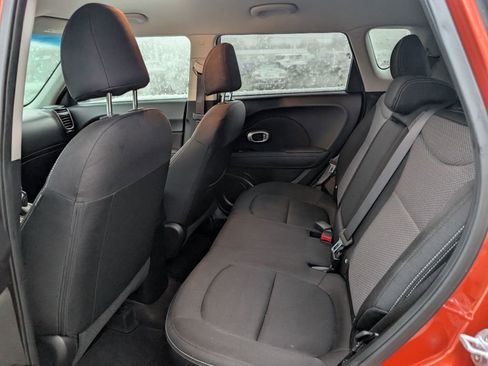 Used 2019 Kia Soul + image 9