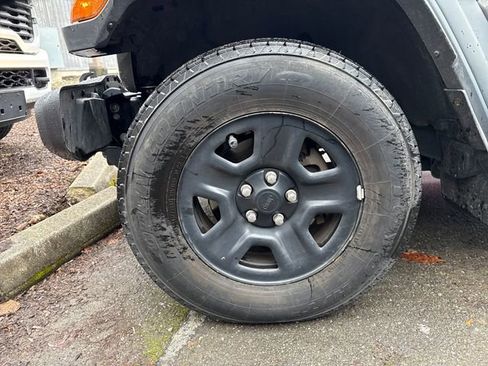 Used 2023 Jeep Gladiator Sport AWD/4WD image 54