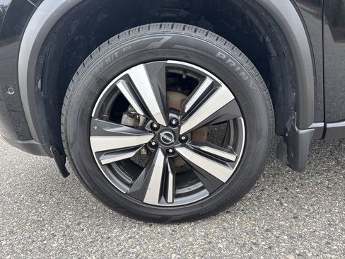 Certified 2023 Nissan Rogue Platinum w/ Platinum Premium Package AWD/4WD image 12
