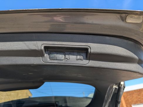 Used 2025 Ford Explorer ST image 8