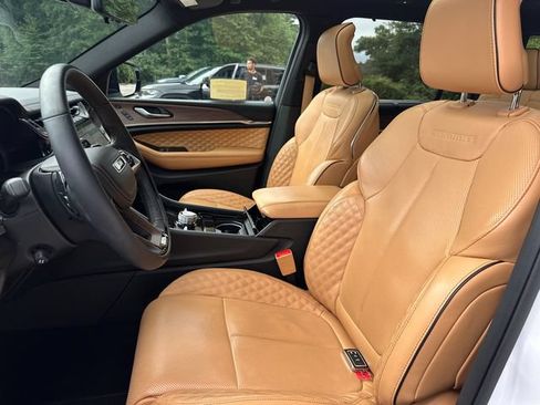 Certified 2025 Jeep Grand Cherokee L Summit w/ Advanced Protech Group IV AWD/4WD image 44