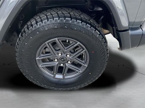 Used 2019 Jeep Wrangler Unlimited Sahara image 17