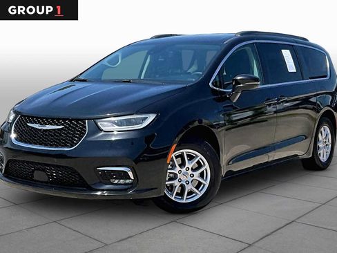 Used 2022 Chrysler Pacifica Touring-L FWD image 1