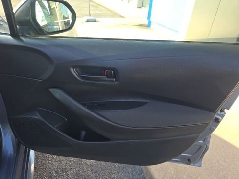 Used 2025 Toyota Corolla LE image 45