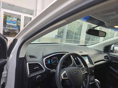 Used 2016 Ford Edge SEL w/ Equipment Group 201A AWD/4WD image 10