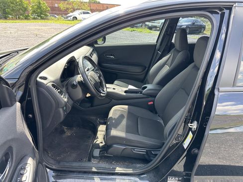 Used 2020 Honda HR-V Sport image 11