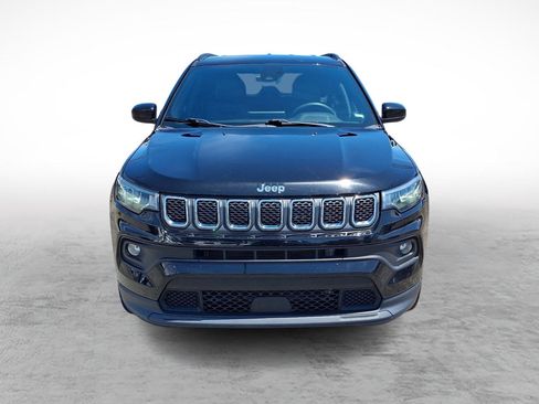 Used 2024 Jeep Compass Latitude AWD/4WD image 8