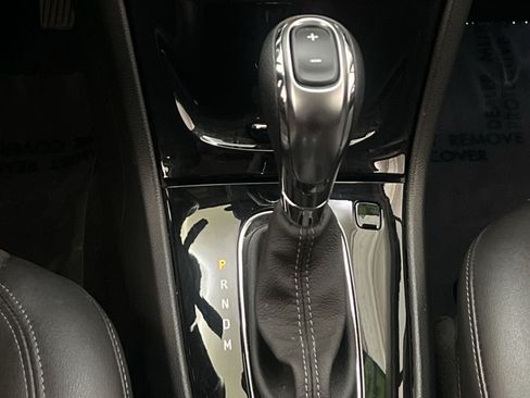 Used 2020 Buick Encore Preferred AWD/4WD image 21