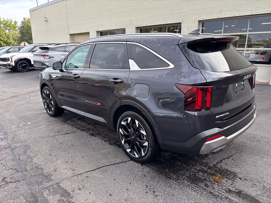 Used 2025 Kia Sorento SX FWD image 6