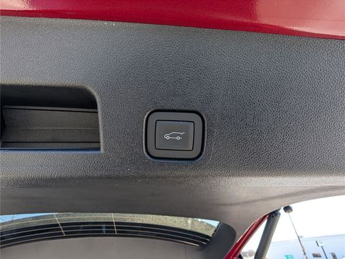 New 2026 Chevrolet Traverse LT w/ Driver Confidence Package image 9