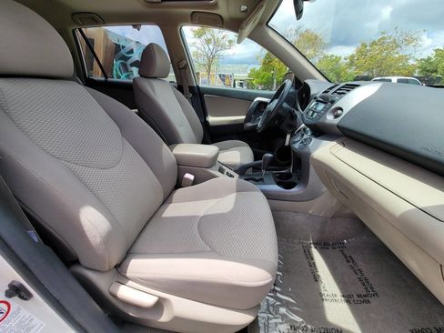 Used 2006 Toyota RAV4 Limited AWD/4WD image 12