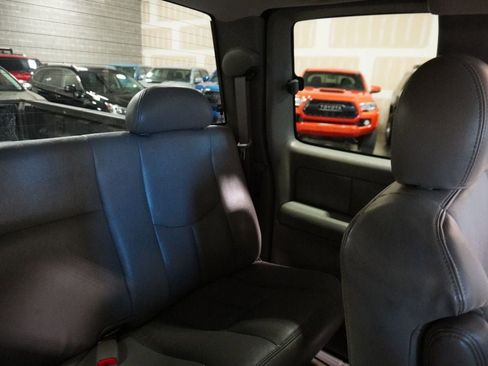 Used 2004 Chevrolet Silverado 1500 LT w/ Light Duty Power Package image 11