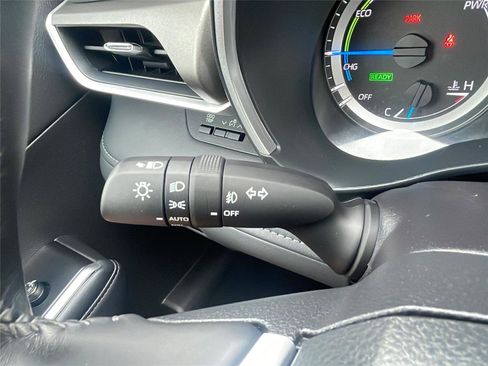 Used 2025 Toyota Highlander XLE image 23