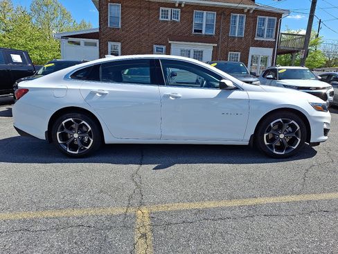 Used 2022 Chevrolet Malibu LT FWD image 5