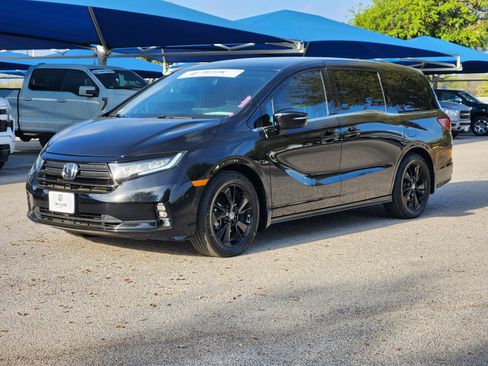 Used 2024 Honda Odyssey Sport image 2