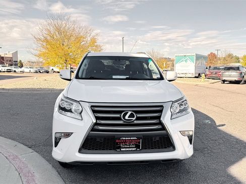 Used 2017 Lexus GX 460 image 3